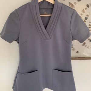 NEW Jaanuu women’s scrub top